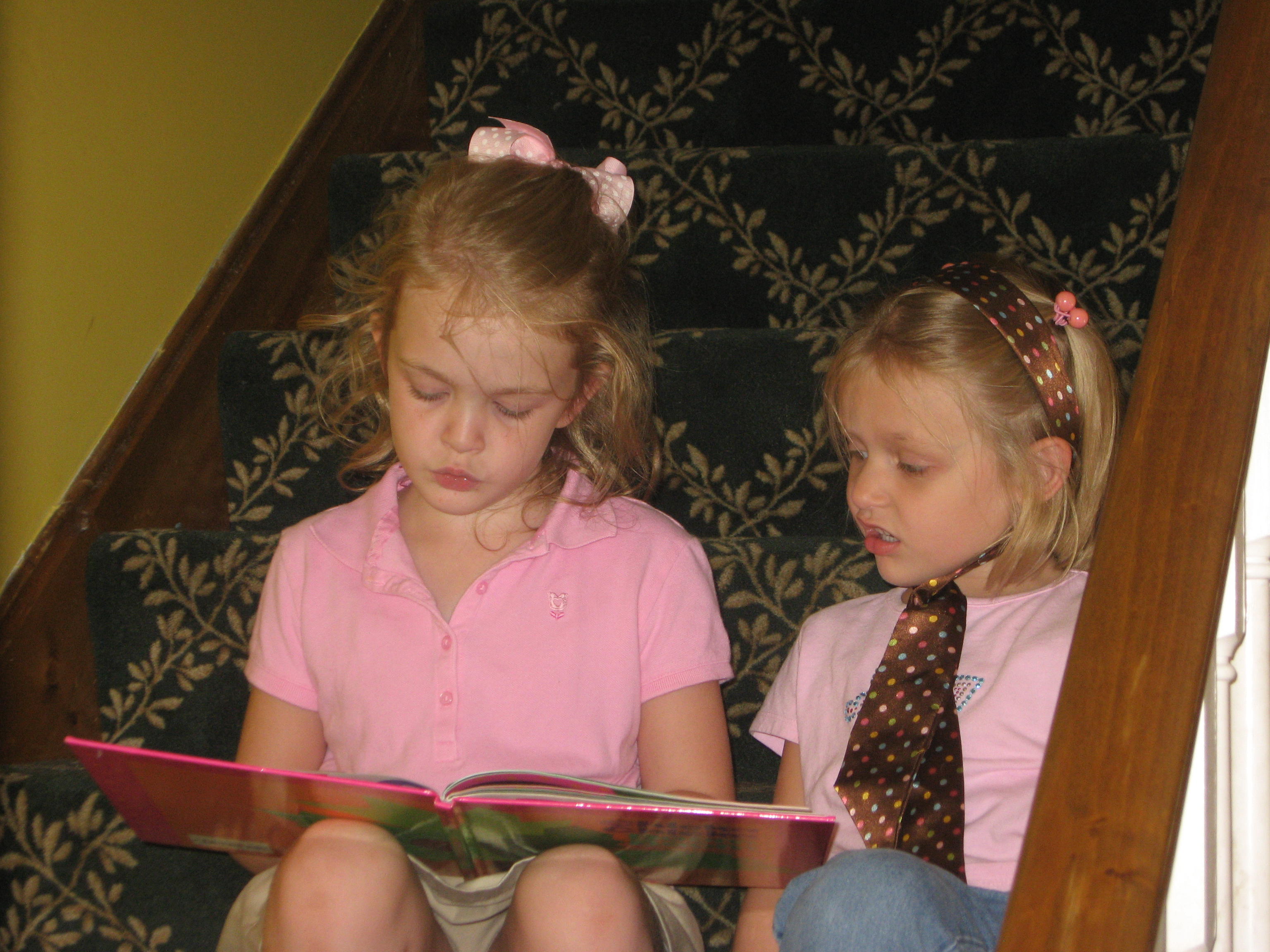 2008_09_17 J reading to C ChicaChicaBoom.jpg